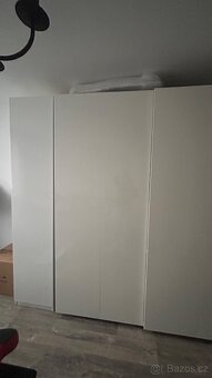 Velká rohová šatní skříň - 2