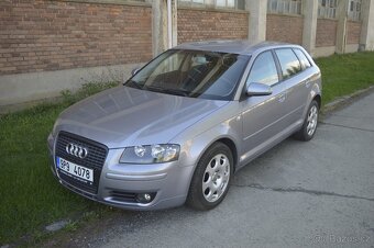 Audi A3 sportback 1,6 85kw benzin ,webasto - 2