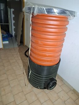 Nové kanalizační dno, vlnovec, adaptér na poklop a kolena - 2