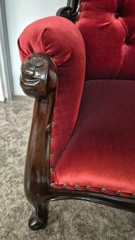 Krásné červené křeslo - 2