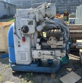 Univerzální frézka TOS FU 2A (8685) - 2