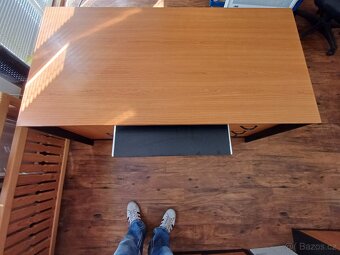 Kancelářský stůl - 2