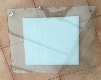 Skleněný konferenční stůl, 1cm tloušťka (těžký, bytelný stůl - 2