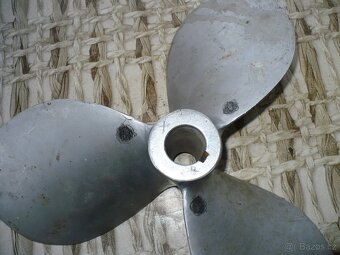 Lodní šroub - 2