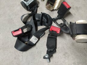 BMW E60/E61 bezpečnostní pásy - 2