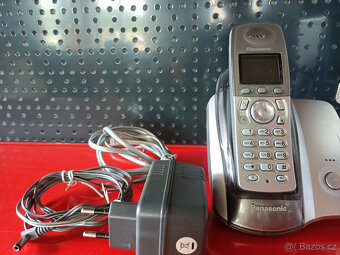 Panasonic KX-TCD 300 CE - bezdrátový telefon - 2