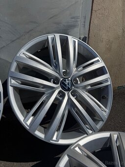 Originál VW R19 5x112 R-line - 2