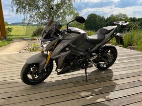 Suzuki GSX-S 1000 - 2