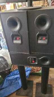 Repro B&W center + 2x DM 303 se stojany - 2