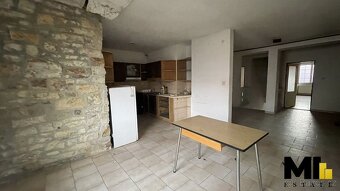 Prodej rodinného domu 5+1 s komerčními prostory, pozemek 463 - 2