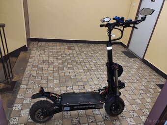 Prodám koloběžku Boyeda 5600watt, 2 motory, dojezd až 60KM, - 2