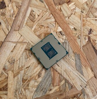 Intel Core i7 10700KF ( 8 jádro / 3,8GHz -> 5,1GHz ) - 2