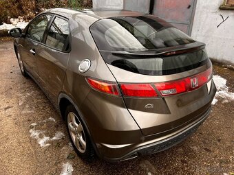 rozprodam diely na honda civic 8g 1.8 benzin VTEC 103kw 2008 - 2