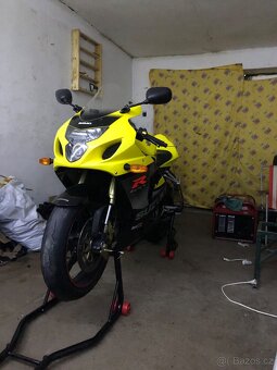 Suzuki GSXR 750 K5 - 2