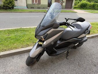 Yamaha XMAX 125 (r.v. 2016) - najeto pouze 3800km - 2