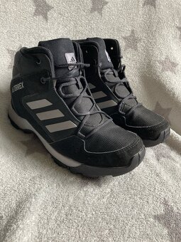 Černé kotníkové trekové boty Adidas Terrex - 2