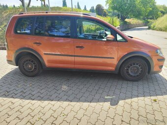 VW TOURAN CROSS 1,4TSI RV 2010 7MÍST - 2
