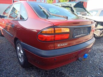 RENAULT LAGUNA I. -- Přední a zadní světla - 2