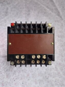 Časové relé TU 60.2 AKP 220V/ 24V - 2