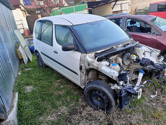 Škoda Roomster na náhradní díly - 2