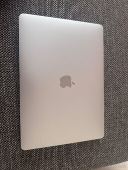 MacBook Air 13" záruka do 5/26 - 2
