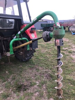 Vrták za traktor. - 2
