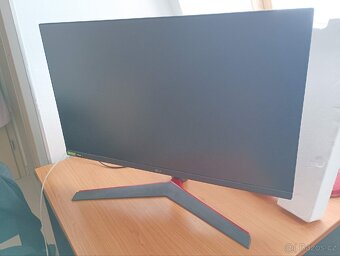 27" LG UltraGear monitor s IPS displejem - 2