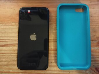iPhone SE 2020 64 GB - 2