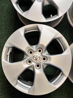 5x114,3 R17 Originál Alu Toyota RAV4 5.Gen. 2019+ senzor - 2