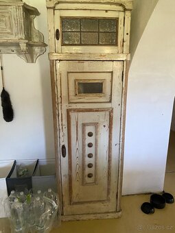 Starožitná skříňka - 2