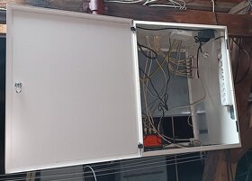 Prodám oceloplechovou skříň (rozvaděč) 700x600x520 - 2