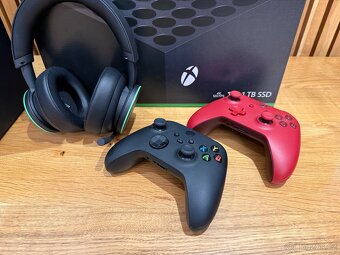Xbox Series X + Xbox Wireless Headset + dva ovladače - 2