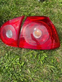 Komplet. zadní světla VW Golf5 hatchback - 2
