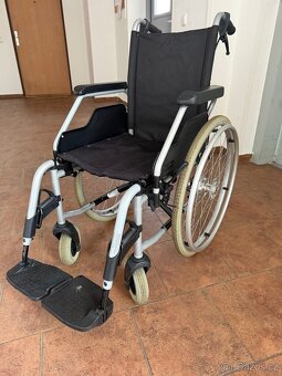 Invalidní vozík- projede 60tkama - 2