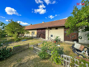 Prodej rodinného domu 3+1, 1192 m², Jelence - Dolní Hbity - 2