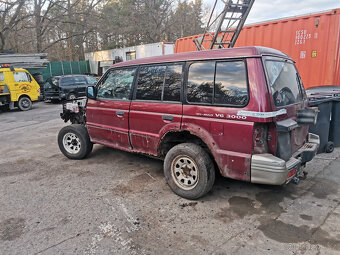 MITSUBISHI PAJERO 3000 V6 AUTOMAT NÁHR. DÍLY - 2