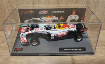 Max Verstappen - Redbull Racing - Turecko Honda white libery - 2