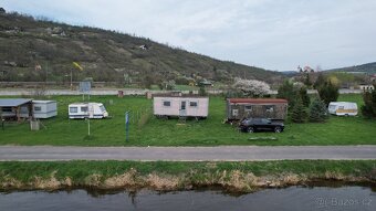 Prodám maringotku s pozemkem u Labe - 2