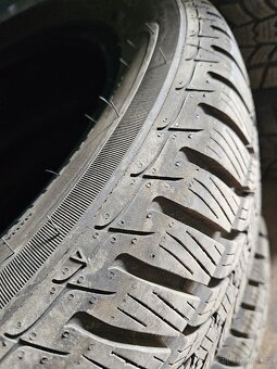 Zimní pneu 215/55 r16 nove - 2