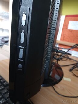 tv monitor Philips - 2