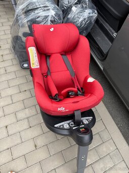 Pár měsíců staré autosedačky Joie i-spin 360 - 2