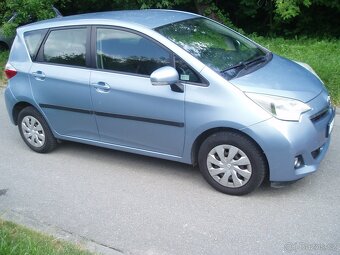 Toyota verso s - 2