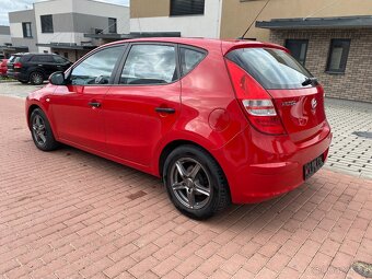 Hyundai i30 1.6 CRDI, r.v. 7/2008, klima, ALU kola, nová STK - 2