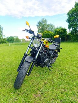 Motocykl Honda Rebel - 2