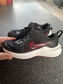 Nike, vel. 28,5 - top stav - 2