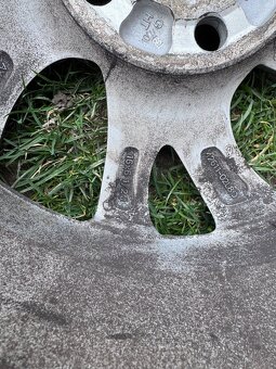 Alu kola originál Toyota Auris, Corolla 5x 114,3 R16 - 2