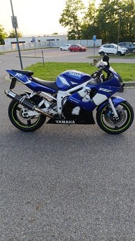 Yamaha YZF-R6 (2002) – 88 kW laděný výfuk, nové pneu - 2