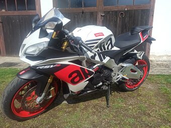 Aprilia RSV4 APRC - 2