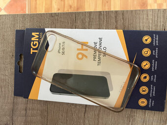Apple iPhone 8, 64GB - 2