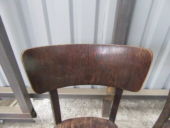 Nabízím designové židle Thonet. K renovaci. Původní stav. Je - 2